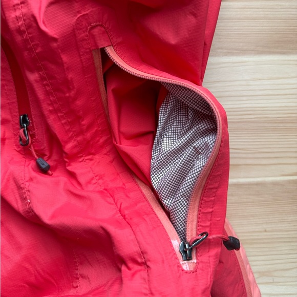 MEC Rain Jacket and Windbreaker - Picture 5 of 13